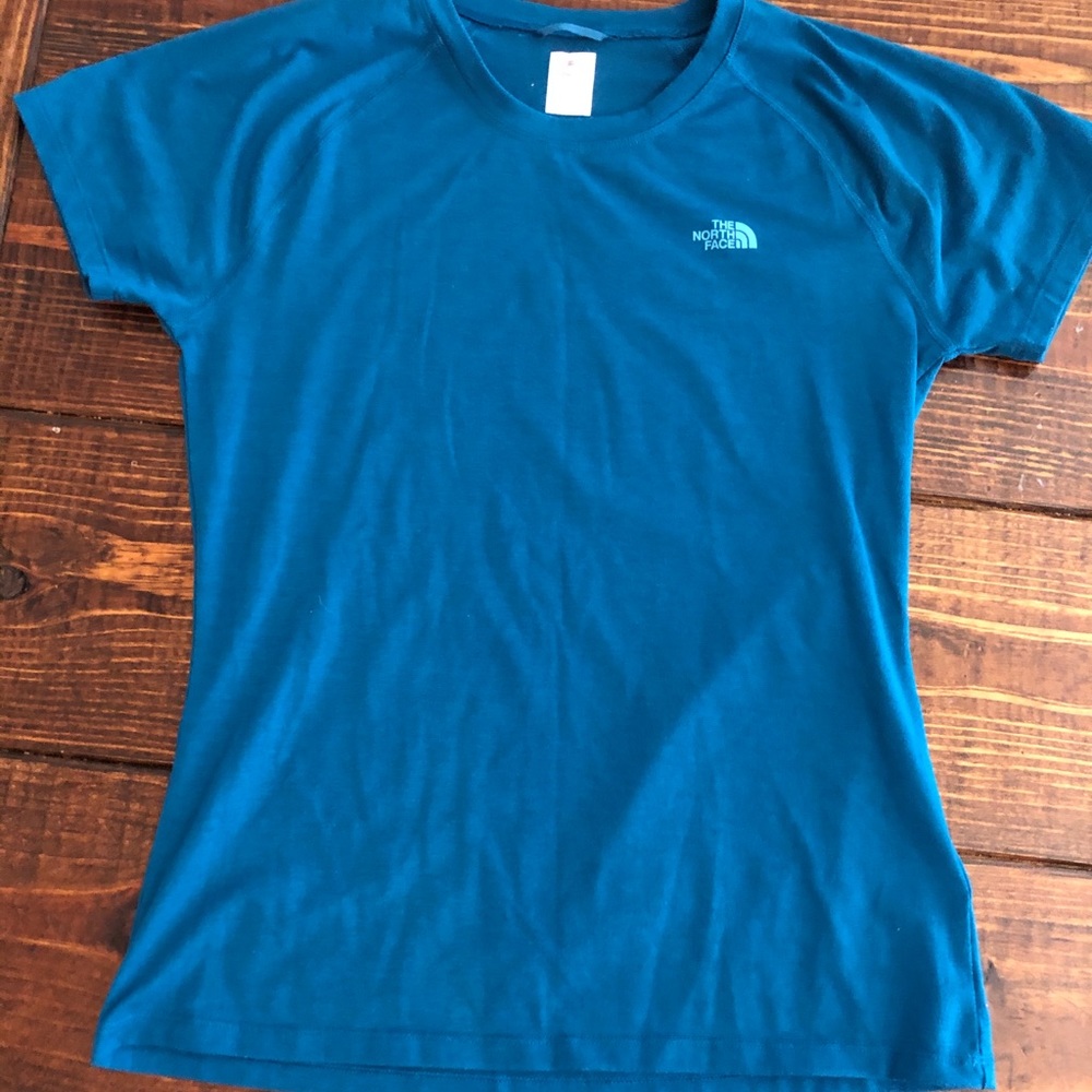 North face fitted running tee